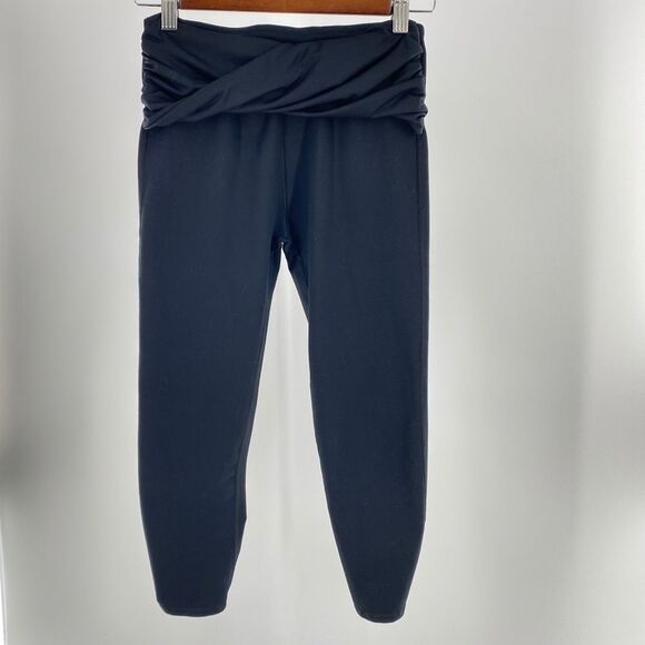 Fabletics Kostos Capri Leggings - Picture 1 of 10